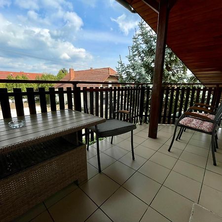 Villa Lili Apartments Balatonkeresztúr Exterior foto